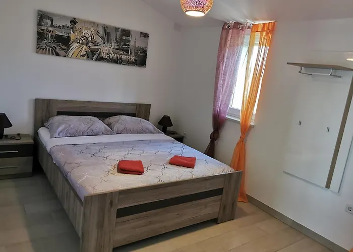 Andrea كلارجيفيكا